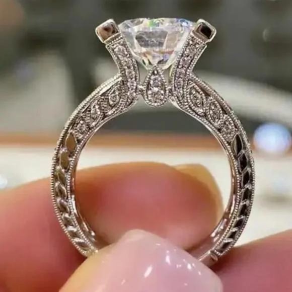 NEW LUXURY HALO 925 STERLING SILVER  DIAMOND RING, CUTE RING, SHINY RING. - Picture 4 of 5